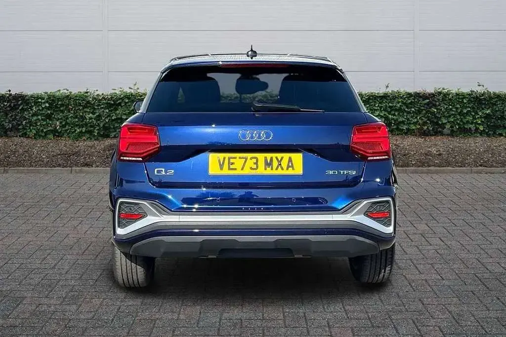 Used Audi Q2 S-Line 108 HP (79 kW) 2024 Blue SUV
