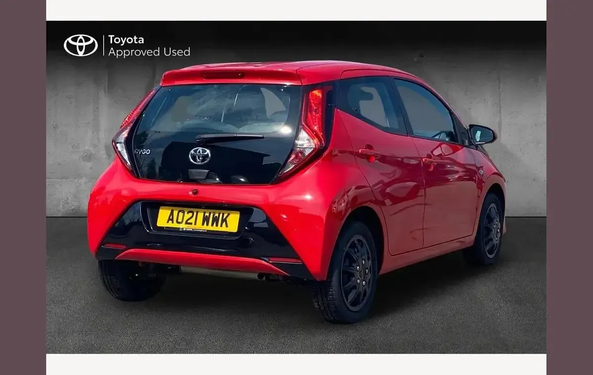 Used Toyota Aygo X-play 72 HP (52 kW) 2021 Red Hatchback