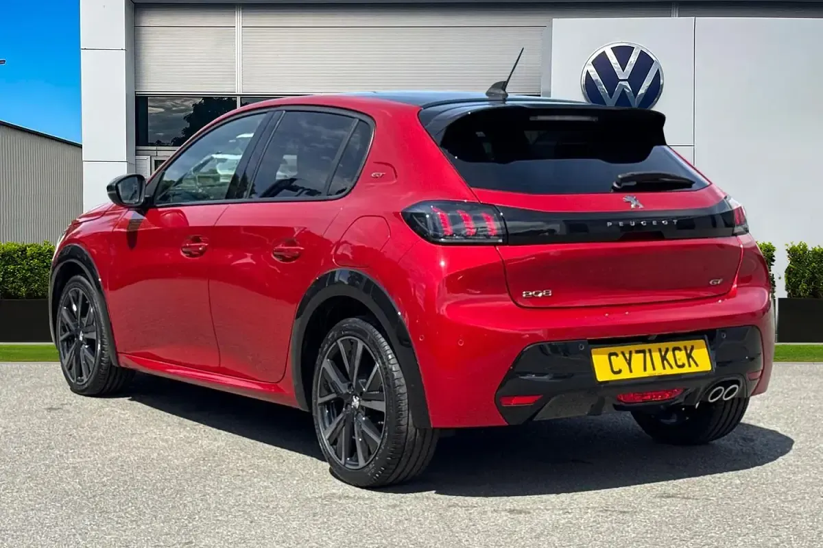 Used Peugeot 208 Premium 130 HP (95 kW) 2022 Red Hatchback