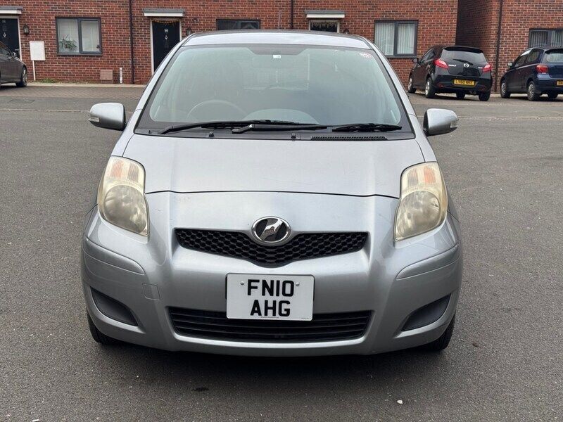 Silver Used 2010 Toyota Yaris | £5,500 (A bit pricey) - Image 1/4