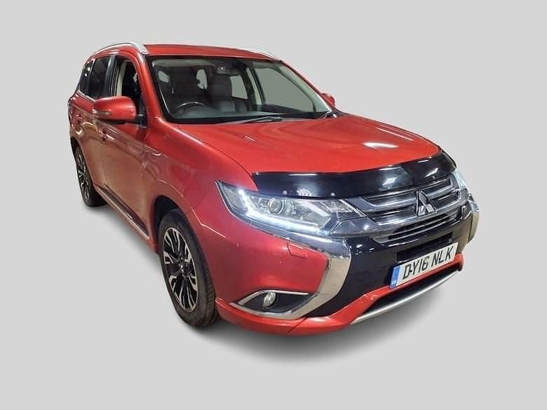 Used Mitsubishi Outlander 200 HP (147 kW) 2016 Red SUV