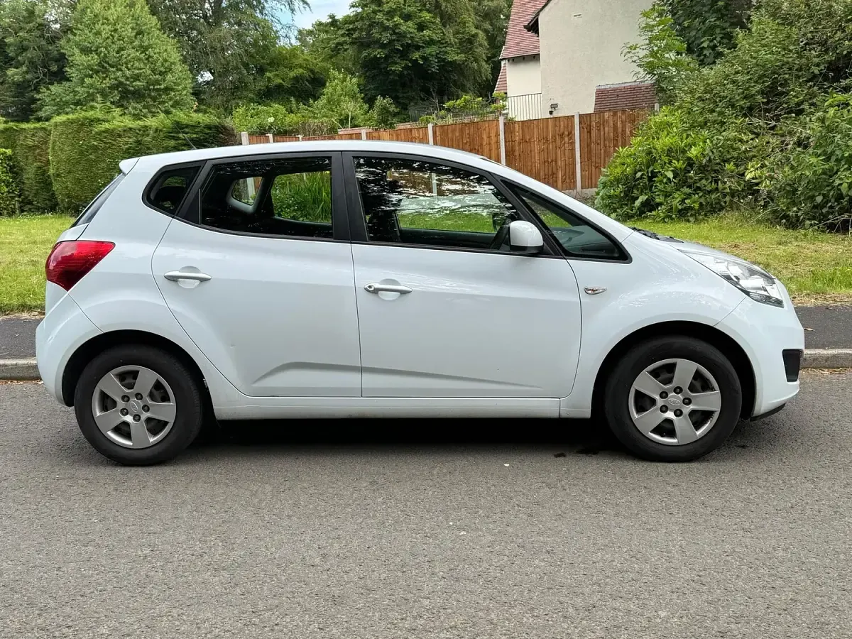 Used Kia Venga 89 HP (65 kW) 2013 White Hatchback