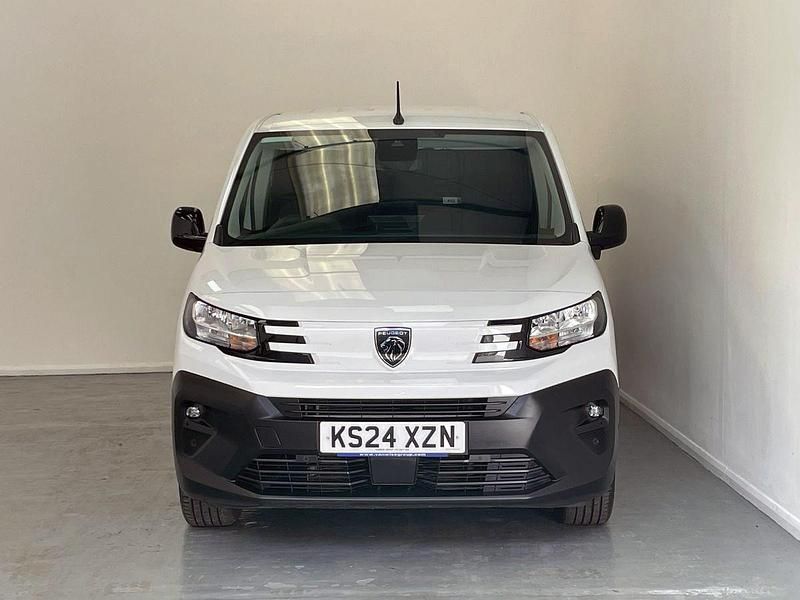 Second-hand Peugeot Partner 100 CP (73 kW) 2024 Alb Monovolum