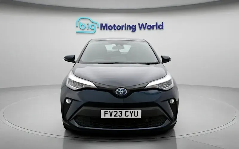Used Toyota C-HR 122 HP (89 kW) 2023 Blue SUV