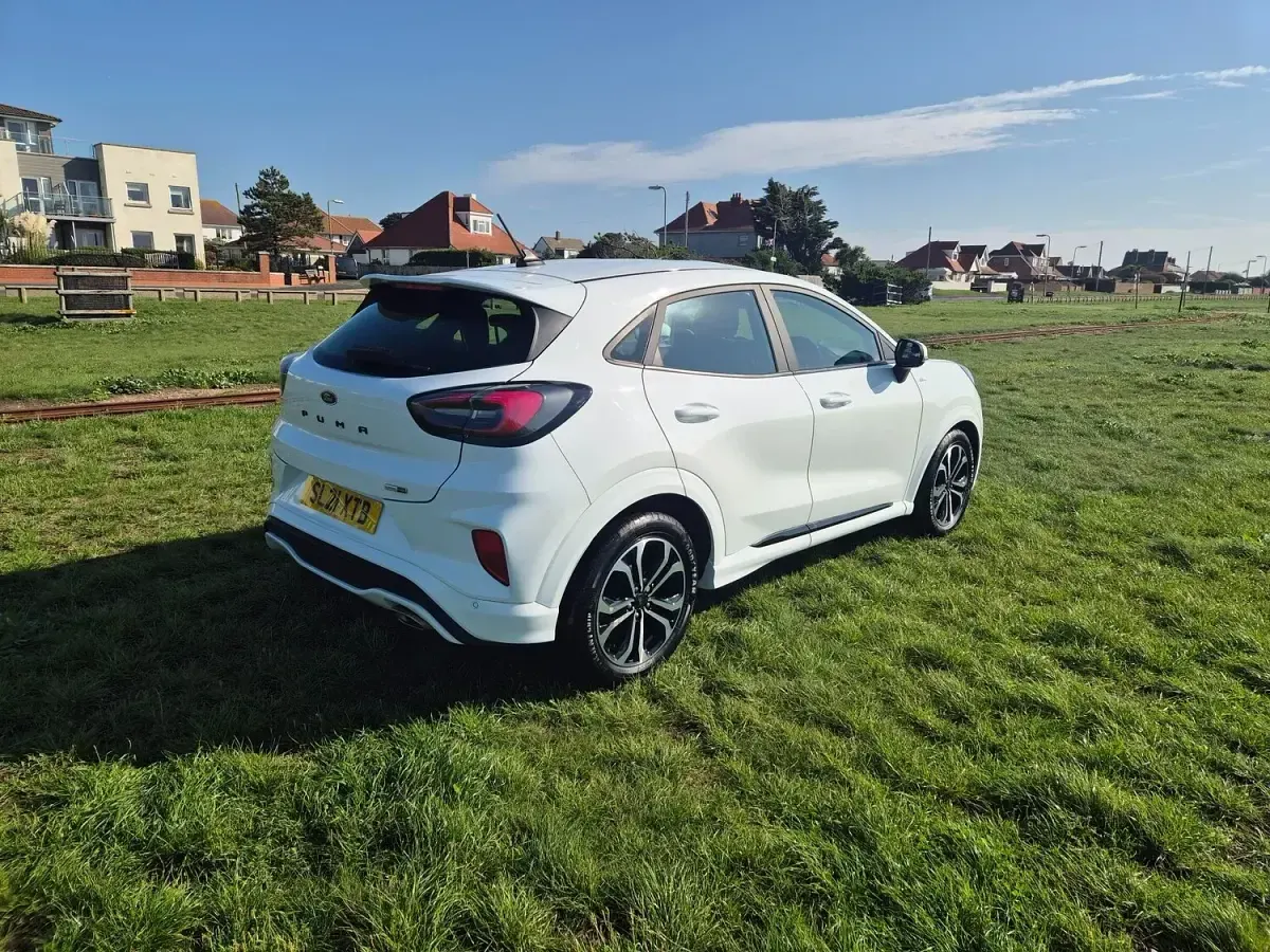 Used Ford Puma ST-Line 155 HP (114 kW) 2021 Frozen white SUV