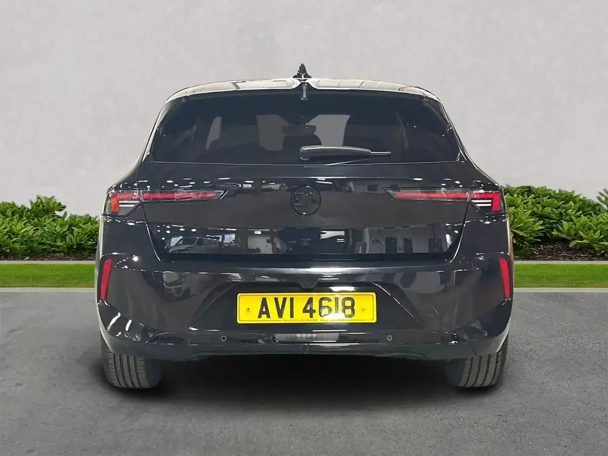 Second-hand Vauxhall Astra 2024 Negru Hatchback
