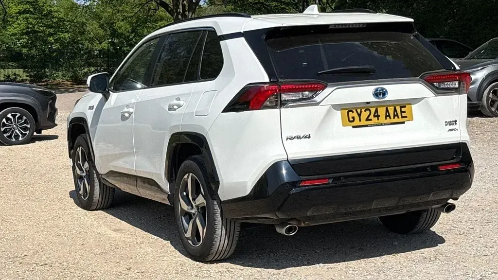 Used Toyota RAV4 Hybrid Design 2024 White SUV
