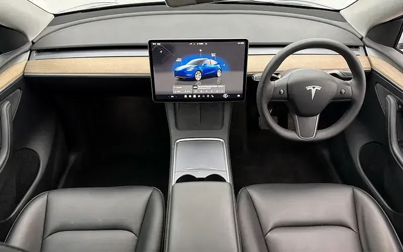 Used Tesla Model Y Long Range AWD 378 kW (514 HP) 2022 Blue SUV