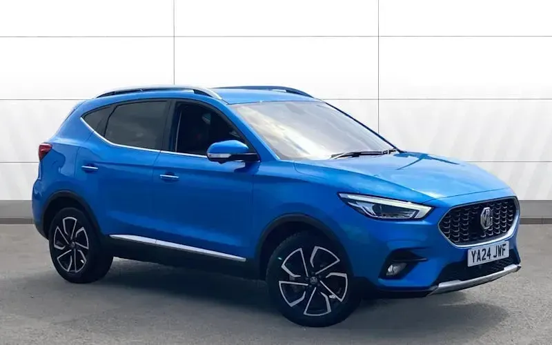 Käytetty MG ZS Exclusive 111 HP (81 kW) 2024 Katumaasturi