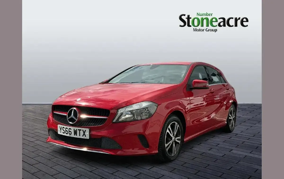 Usado Mercedes A160 SE 101 HP (74 kW) 2016 Vermelho Citadino