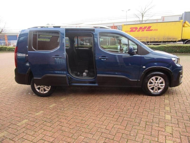 Used Peugeot Rifter Allure 131 HP (96 kW) 2020 Blue MPV