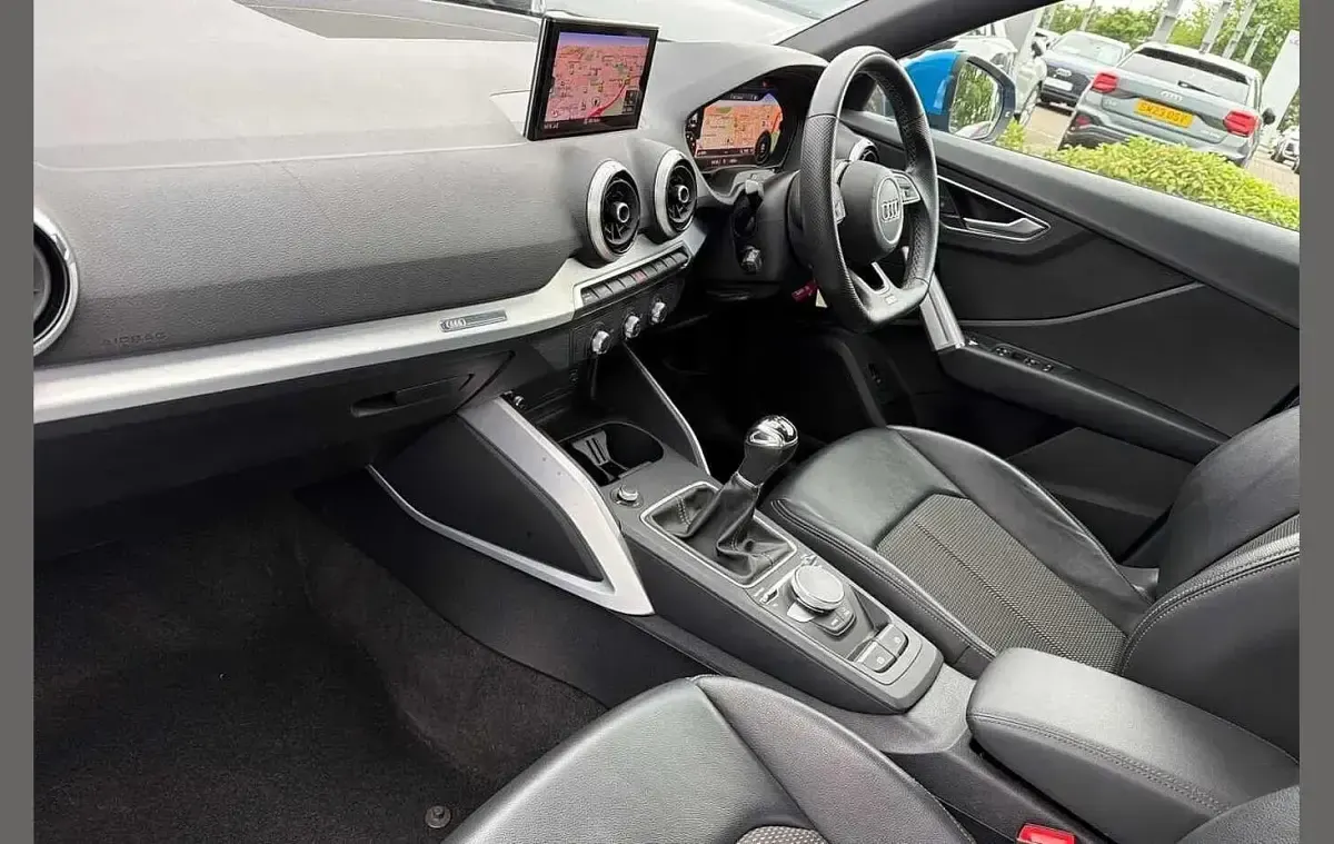 Used Audi Q2 S-Line 108 HP (79 kW) 2022 Blue SUV