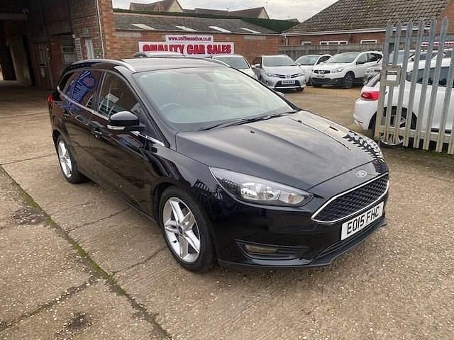 Used Ford Focus Zetec 120 HP (88 kW) 2015 Black Estate