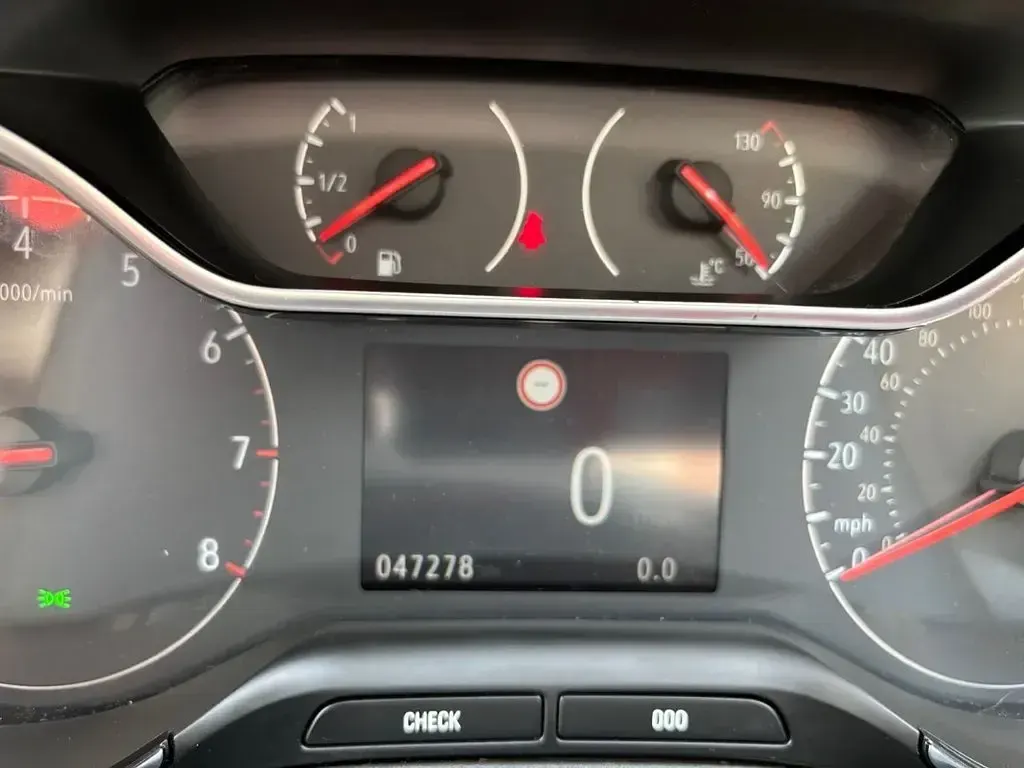 Used Vauxhall Grandland X Business Edition 130 HP (95 kW) 2019 Black SUV