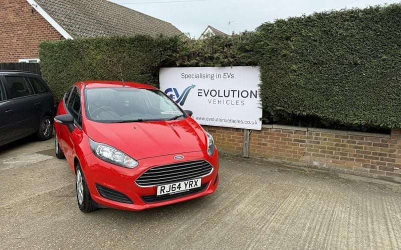 Used Ford Fiesta Studio 60 HP (44 kW) 2016 Hatchback