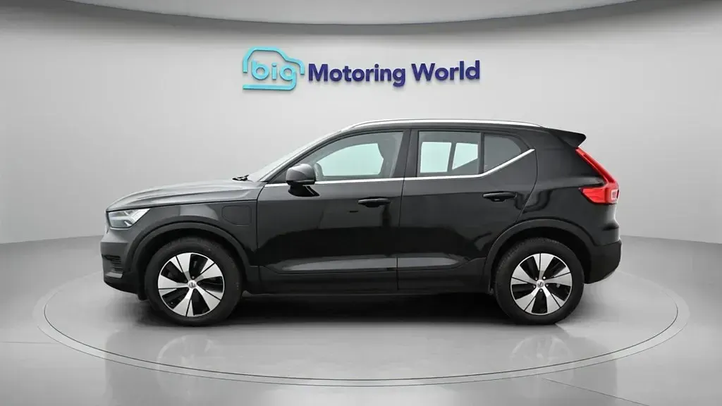 Second-hand Volvo XC40 Core 211 CP (155 kW) 2022 Negru SUV