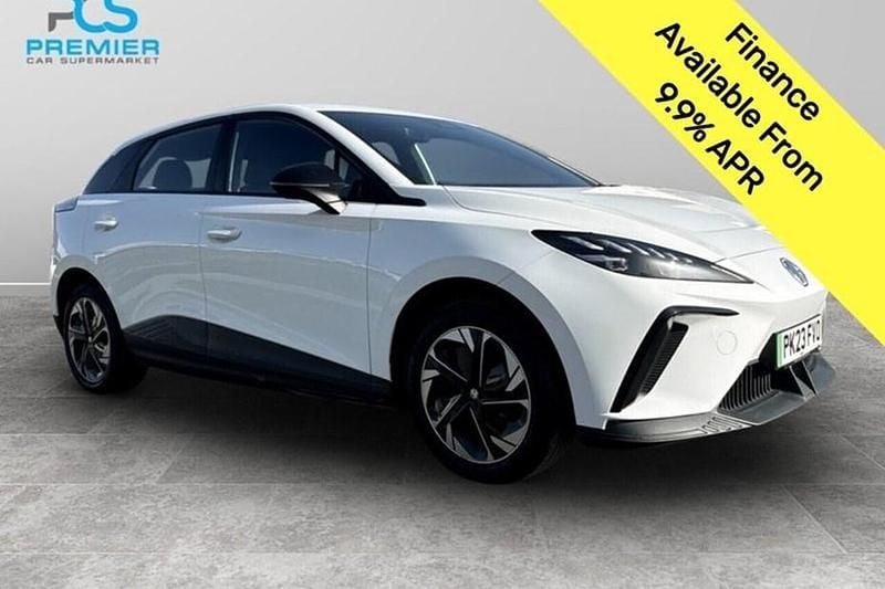 Begagnad MG MG4 EV SE 319 kW (435 HK) 2023 Halvkombi