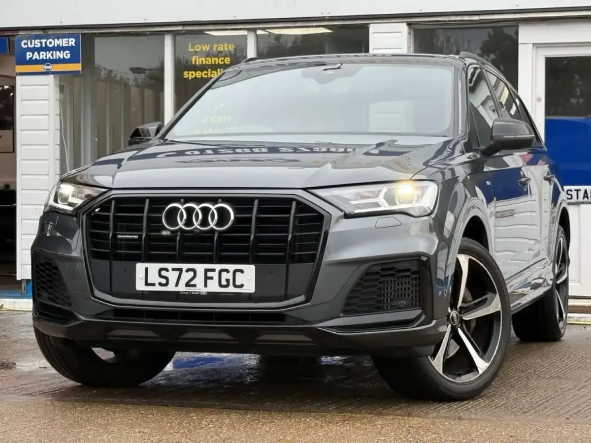 Used Audi Q7 Black Edition 340 HP (250 kW) 2022 Grey SUV
