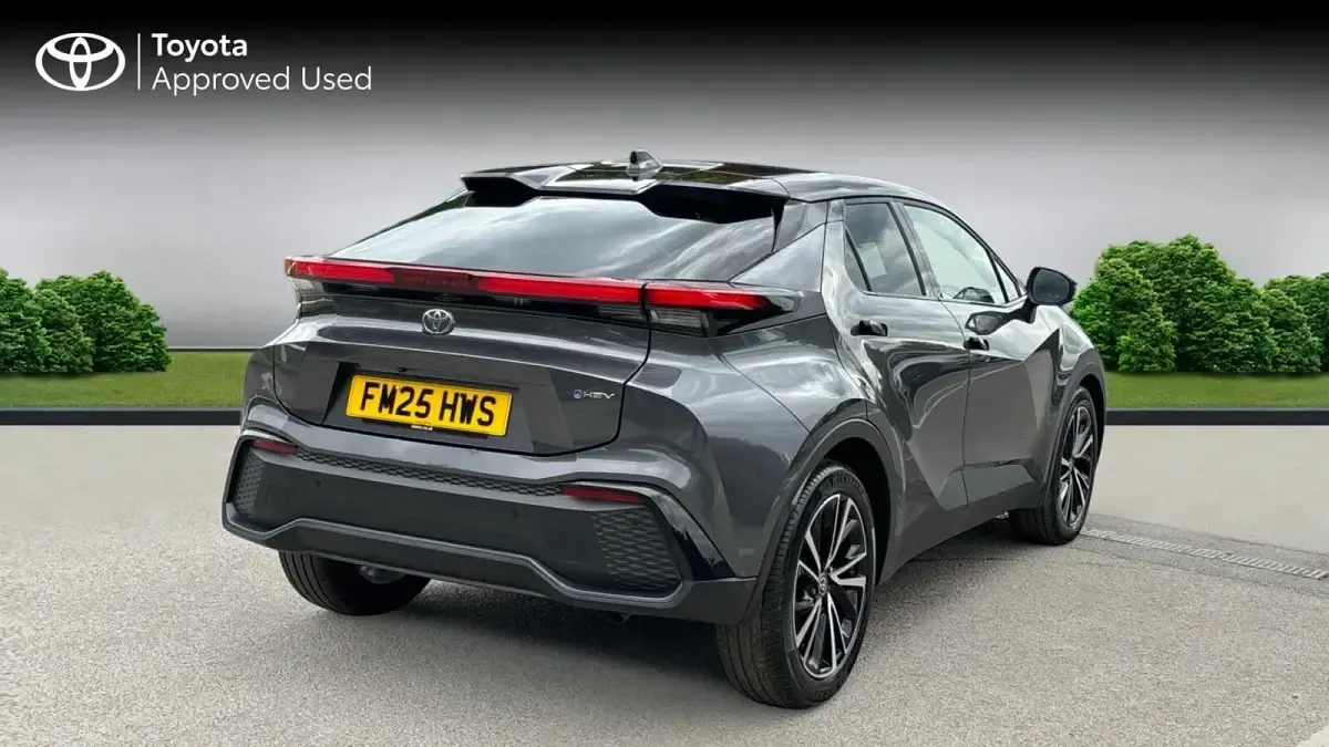 Used Toyota C-HR 140 HP (102 kW) 2025 Decuma grey SUV