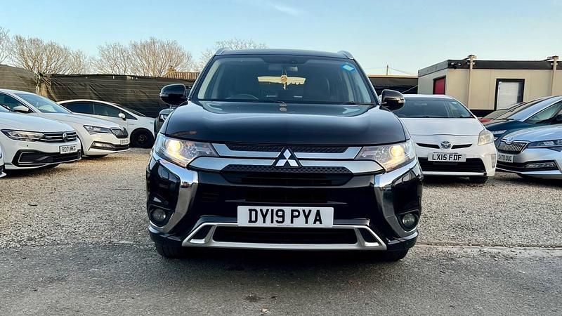 Used Mitsubishi Outlander P-HEV 2019 Black Estate