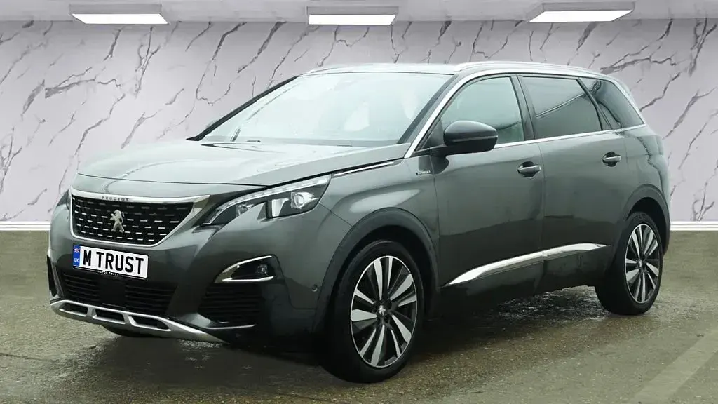 Używany Peugeot 5008 Premium 130 KM (95 kW) 2019 Szary SUV