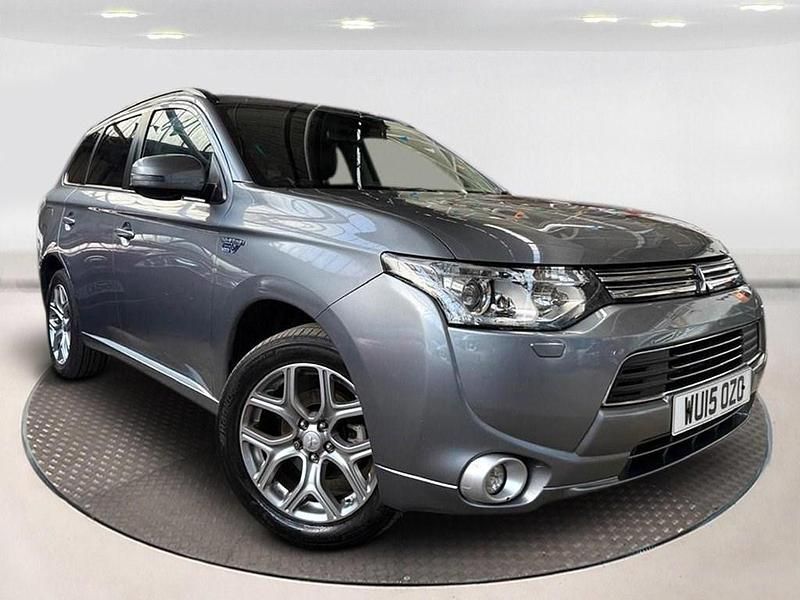 Grey Used 2015 Mitsubishi Outlander P-HEV SUV | £7,990 (Fair price) - Image 1/2