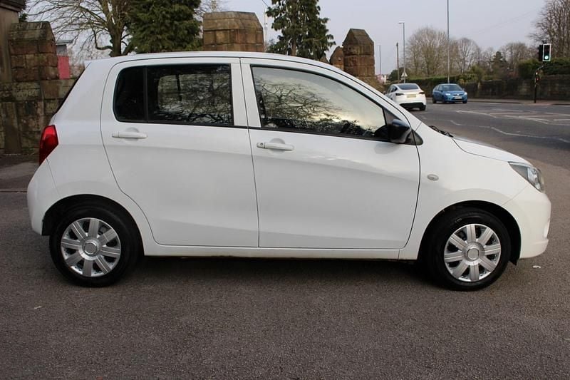 Used Suzuki Celerio 68 HP (50 kW) 2015 White Hatchback