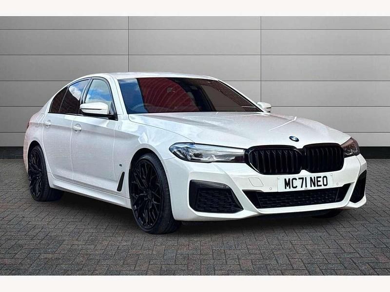White Used 2022 BMW 530 M Sport Sedan | £27,995 (Good price) - Image 1/2