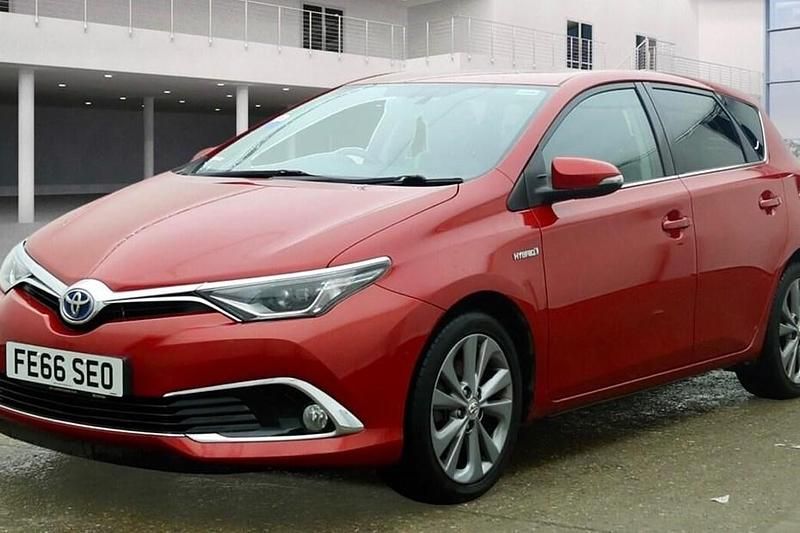 Used 2016 Toyota Auris Hybrid | £9,985 (Fair price) - Image 1/1