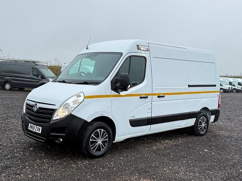 Used Vauxhall Movano 130 HP (95 kW) 2019 White MPV