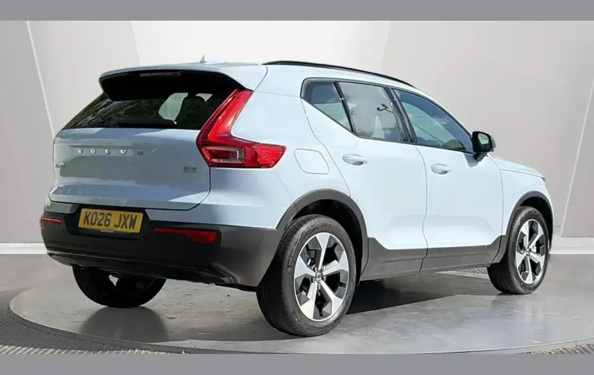 New Volvo XC40 Plus 161 HP (118 kW) 2026 Blue SUV