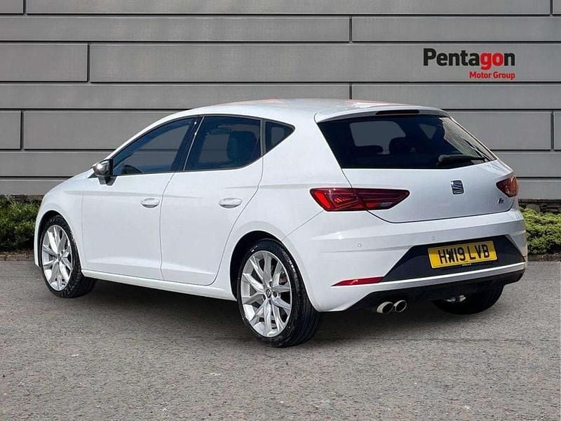 Used Seat Leon FR Sport 128 HP (94 kW) 2019 White Hatchback