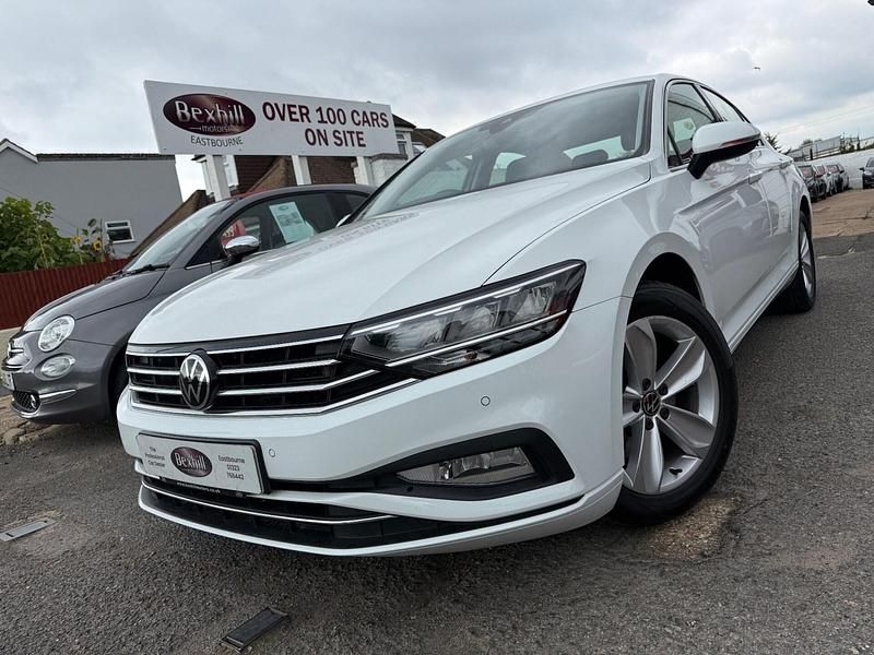 Used VW Passat SE 2020 White Sedan