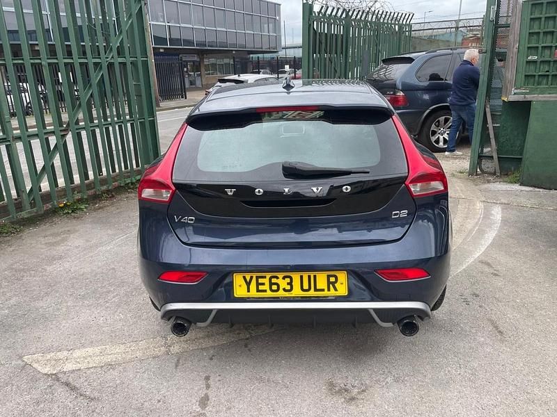 Used Volvo V40 R-Design 115 HP (84 kW) 2013 Blue Hatchback