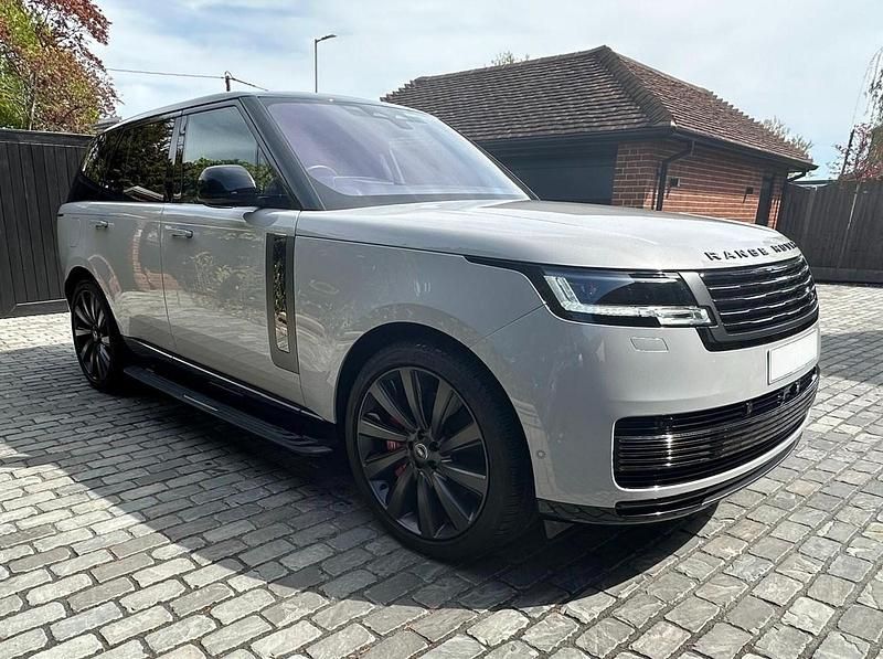 Begagnad Land Rover Range Rover 523 HK (384 kW) 2023 Grå SUV