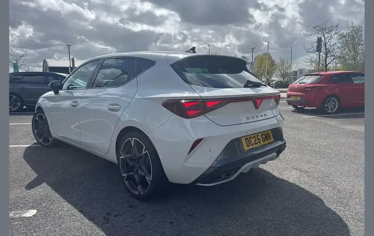 New Cupra Leon 150 HP (110 kW) 2025 White Hatchback