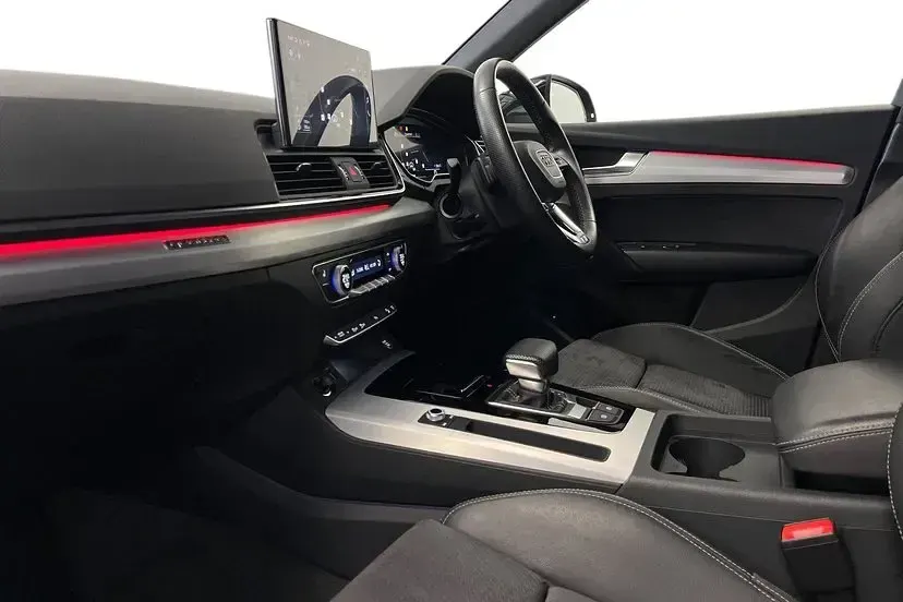Used Audi Q5 Sportback S-Line 201 HP (147 kW) 2023 Mythos black SUV