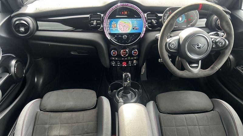 Usado Mini Cooper S Hatch 176 CV (129 kW) 2023 Negro Utilitario