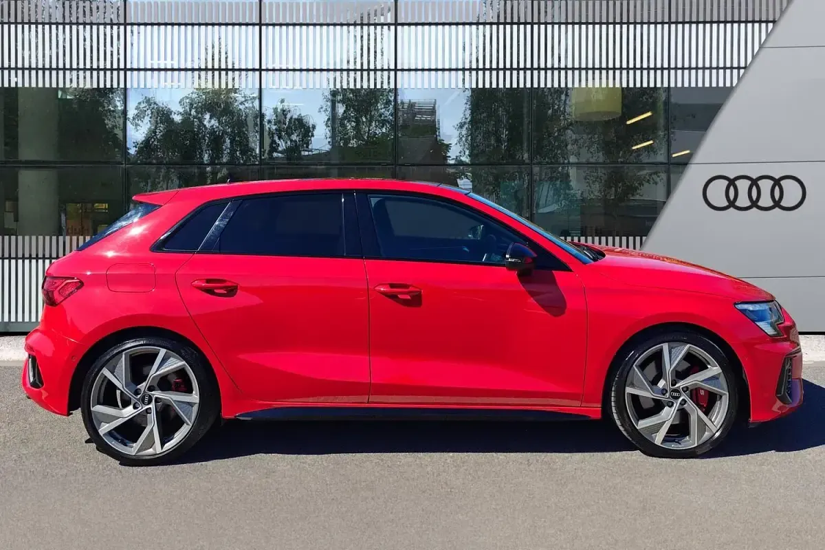 Used Audi S3 Sportback Advanced 310 HP (228 kW) 2021 Red Hatchback