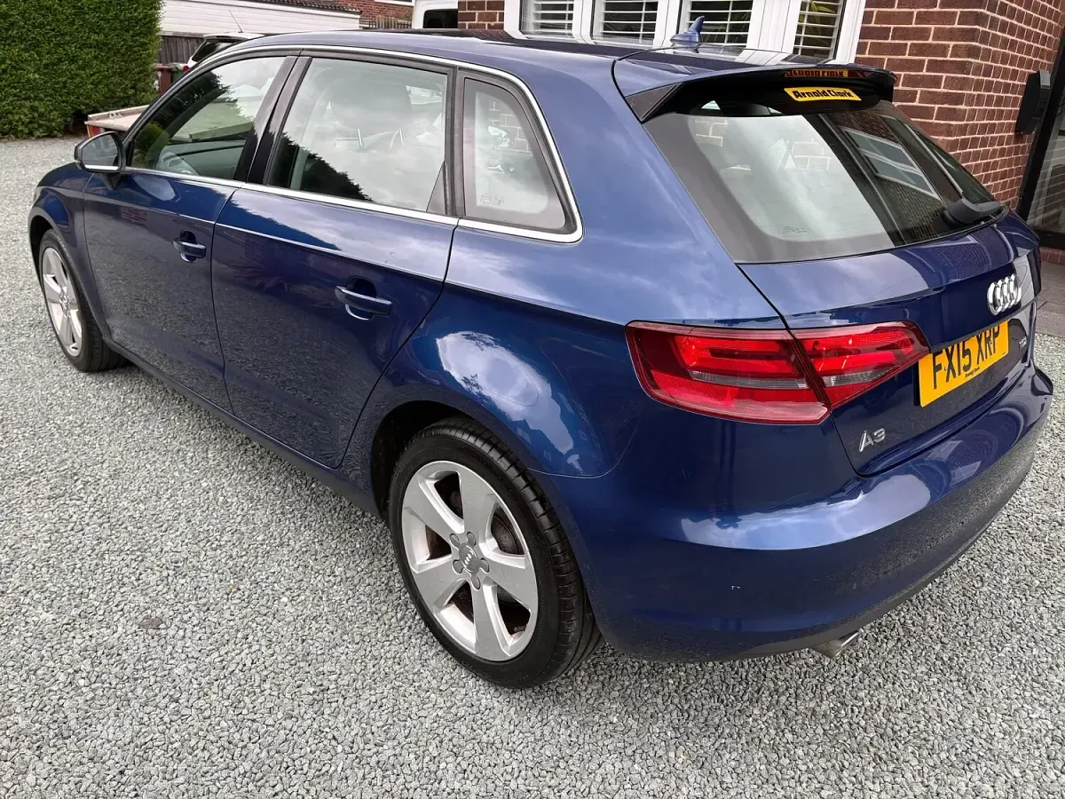 Used Audi A3 Sportback Sport 110 HP (80 kW) 2015 Blue Hatchback