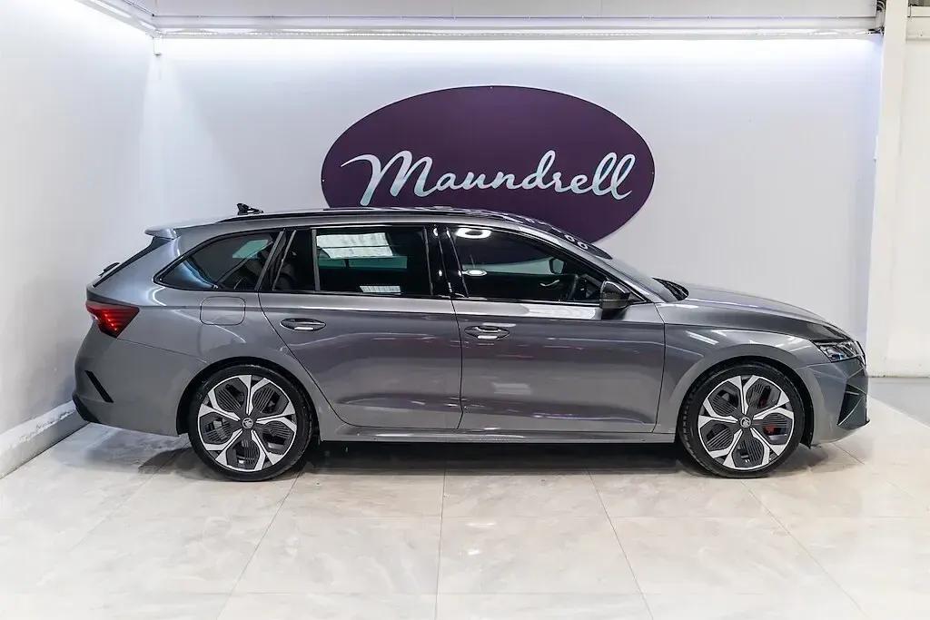 Used Skoda Octavia vRS 265 HP (194 kW) 2025 Grey Estate