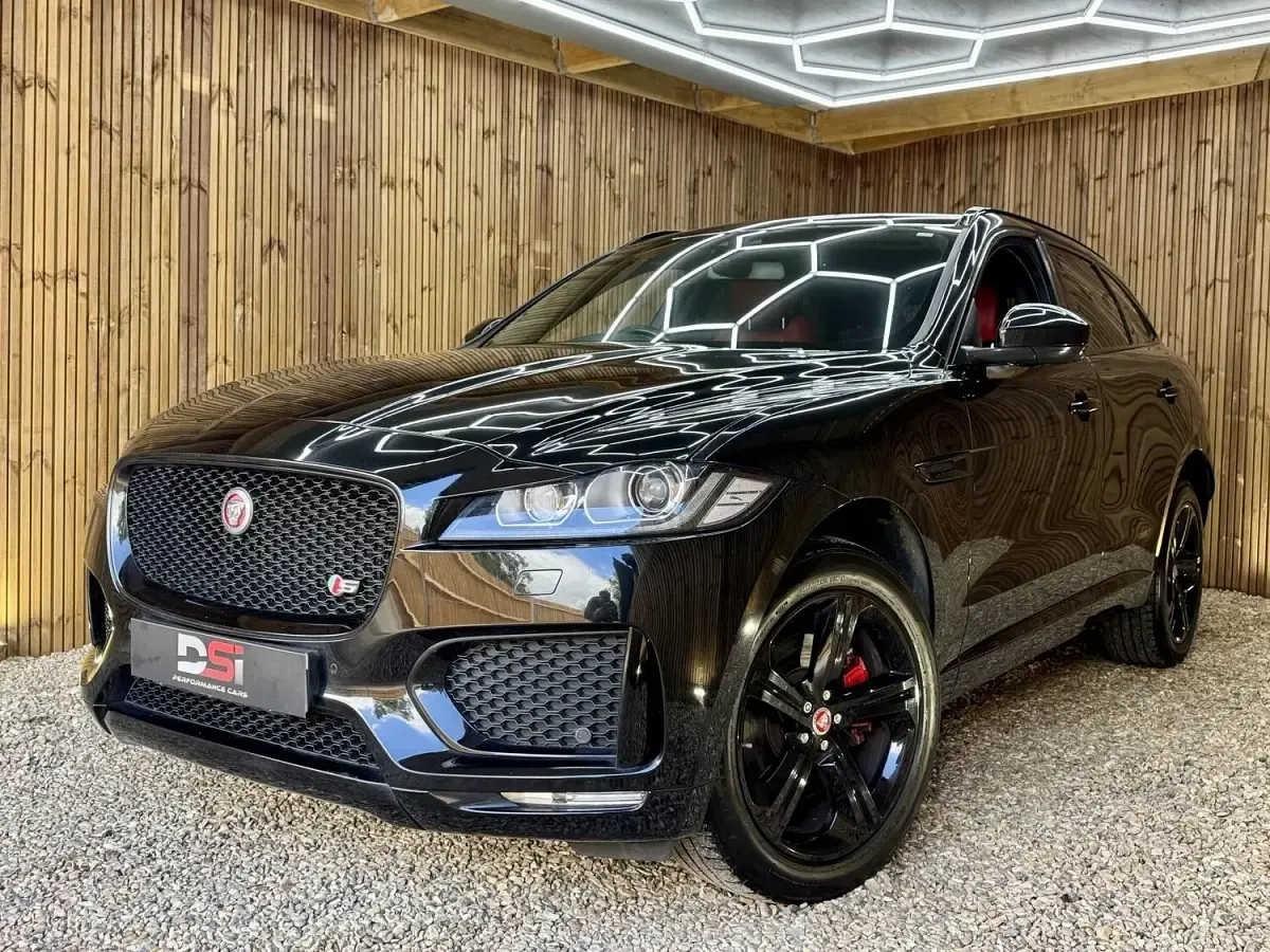 Used Jaguar F-Pace S 300 HP (220 kW) 2018 Black SUV