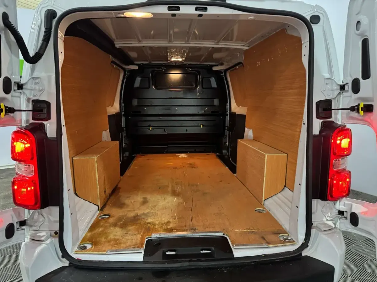 Used Vauxhall Vivaro S 100 HP (73 kW) 2023 White MPV