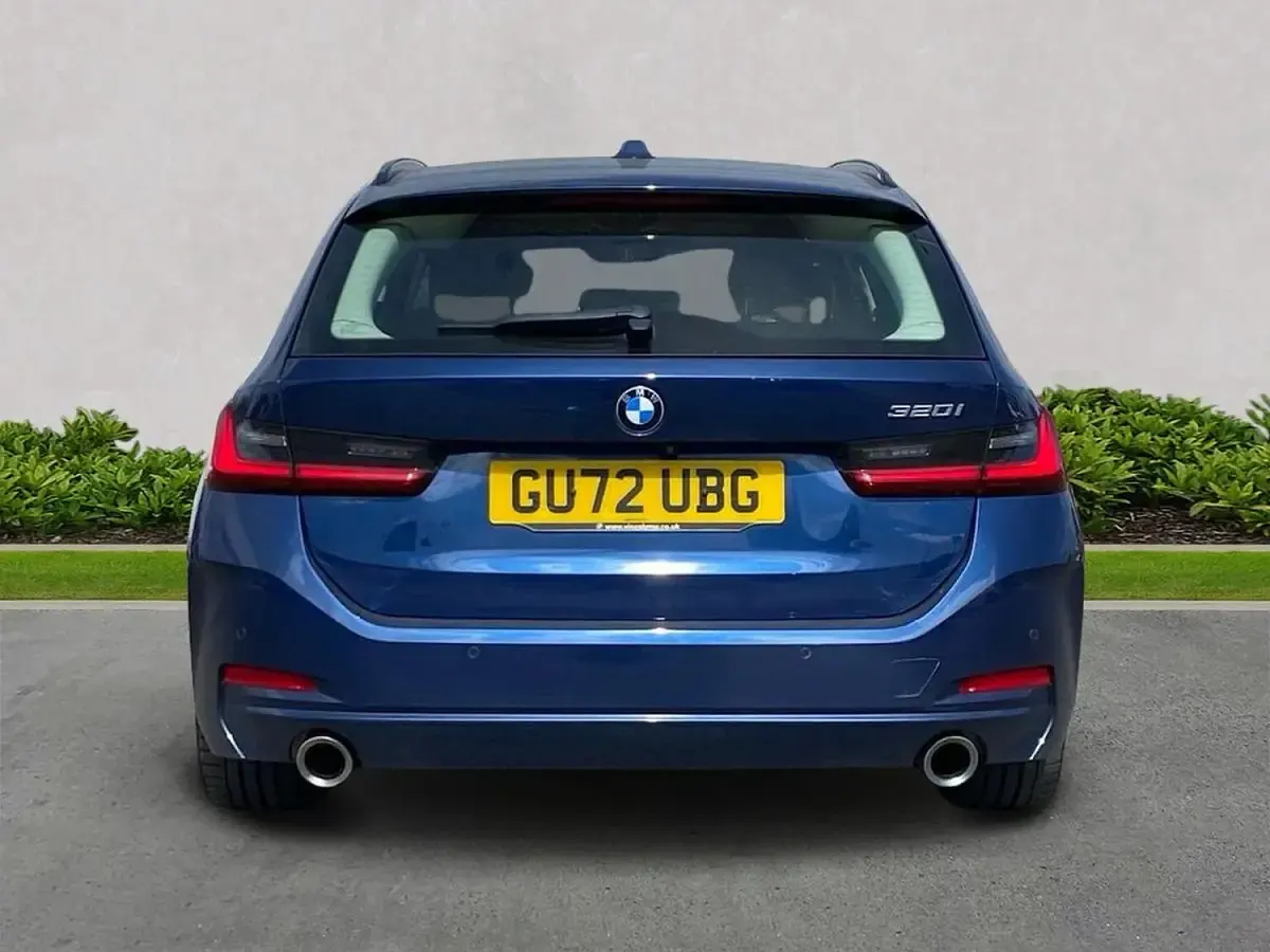 Used BMW 320 Sport Line 184 HP (135 kW) 2023 Blue Estate