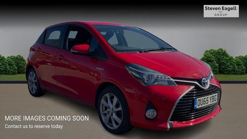Used Toyota Yaris Hybrid Sport 2015 Red Hatchback