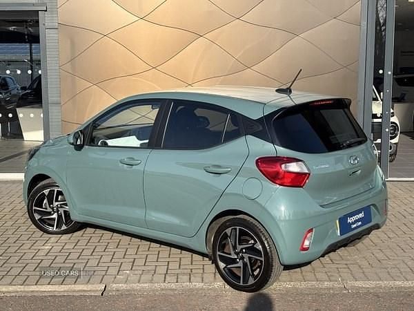 Used Hyundai i10 Premium 67 HP (49 kW) 2022 Green Hatchback