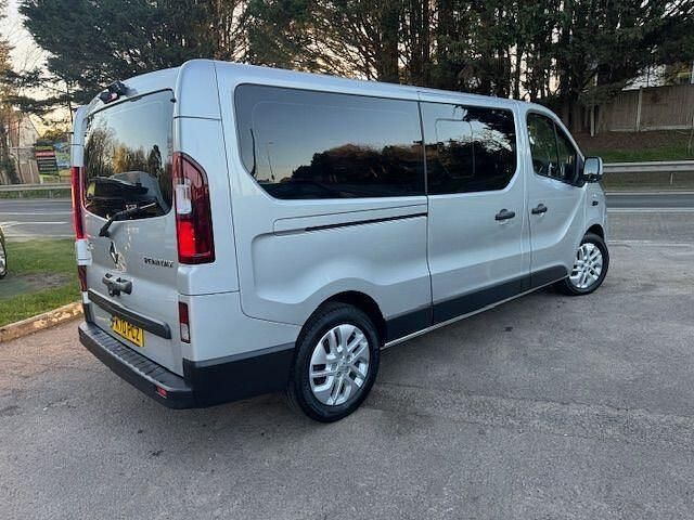 Used Renault Trafic 2020 Silver MPV