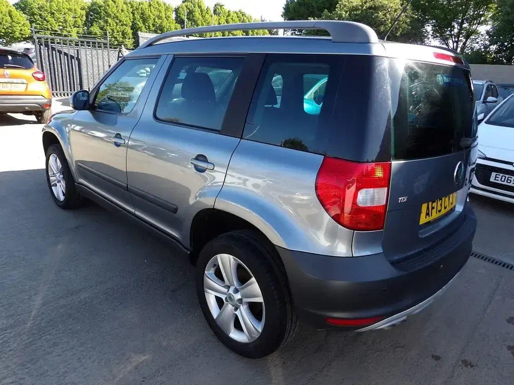 Used Skoda Yeti SE 110 HP (80 kW) 2013 Grey SUV