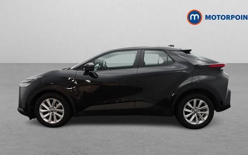 Used Toyota C-HR 140 HP (102 kW) 2026 SUV