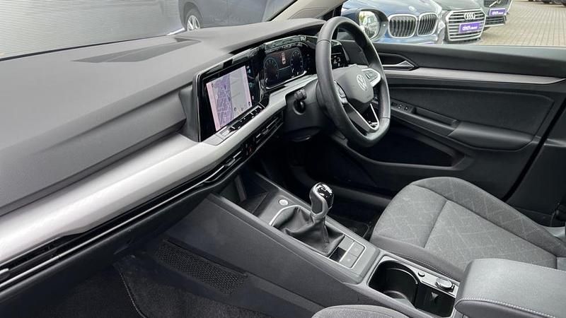 Used VW Golf VIII Life 130 HP (95 kW) 2023 Atlantic blue metallic